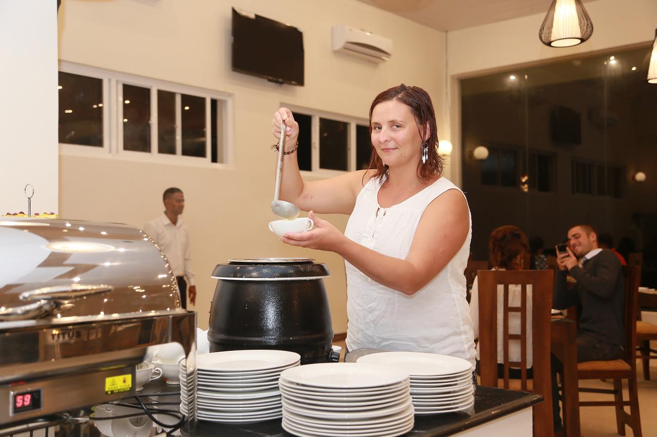 Rivendell Hotel Kandy Bagian luar foto